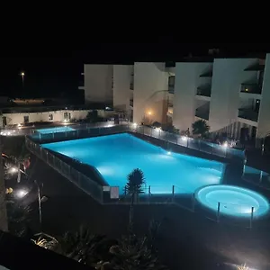  Apartment El Sonando/stylish/minutes From Swim Or Surf/well Equipped